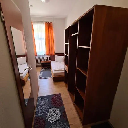 & Restaurant Krone فندق