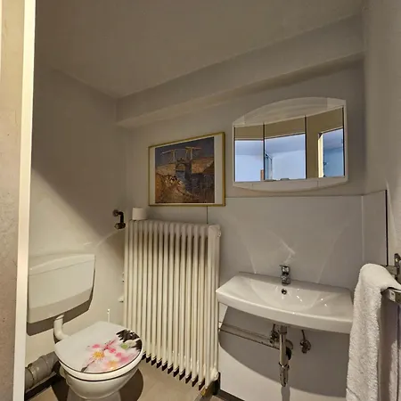 & Restaurant Krone فندق