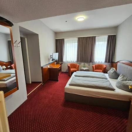 & Restaurant Krone فندق