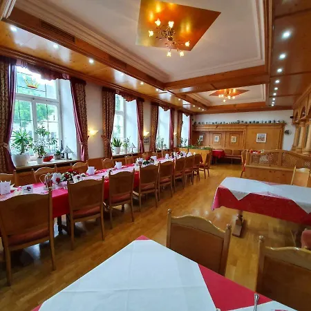 & Restaurant Krone *