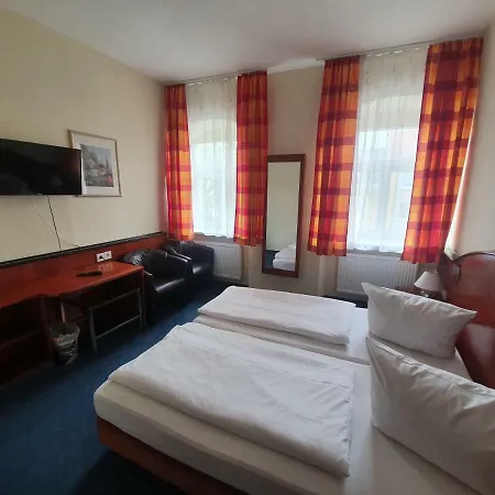 & Restaurant Krone * Rehau