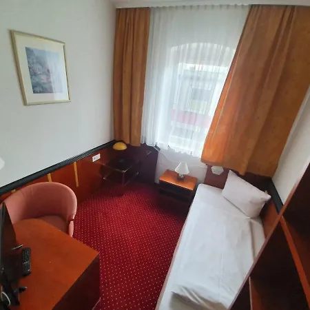 & Restaurant Krone *