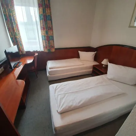 & Restaurant Krone فندق Rehau